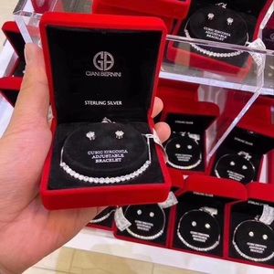 Beautiful gift set with a Cubic Zirconia